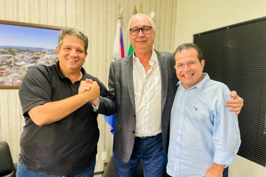 Prefeito e vice visitam novo presidente da Câmara Municipal de Vereadores