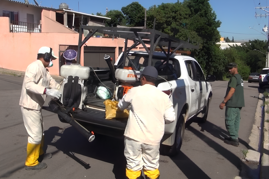 Ruas do Santa Fé receberam aplicação de inseticida contra o mosquito da dengue