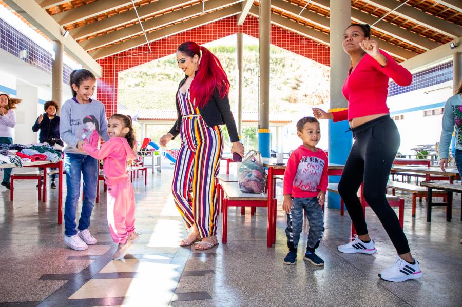 Com programação repleta de atividades, escolas municipais promovem o Dia da Família e rendem homenagens às mães