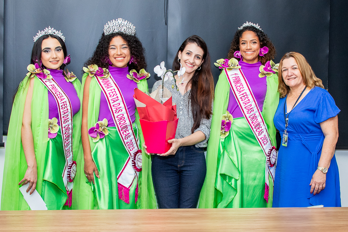 Corte da Festa das Orquídeas de Várzea Paulista visita Itupeva