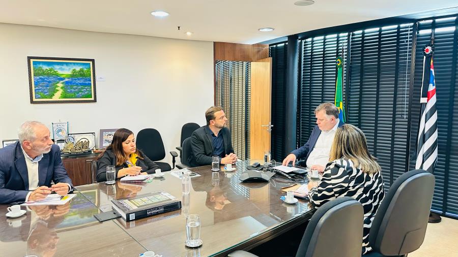 Em reunião com Secretário Estadual da Pessoa com Deficiência, prefeito busca investimentos para inclusão no município