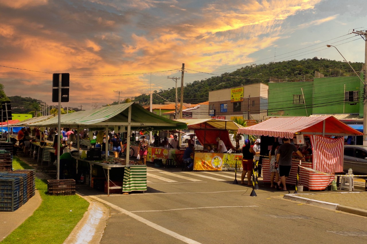 Fase Emergencial: Feira Noturna terá alteração em horários a partir desta quarta (17/03)