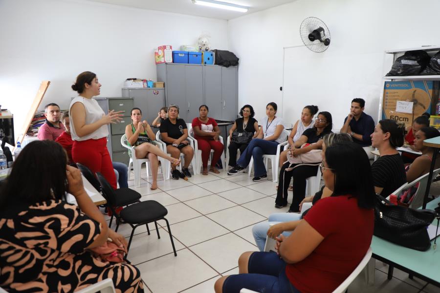 CRAS Hortênsias realiza primeira reunião do ano sobre o Bolsa Família