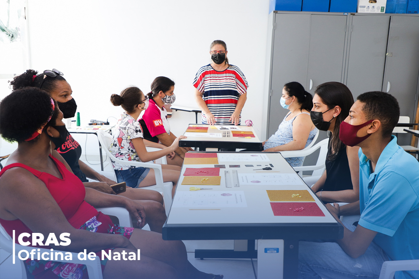 CRAS Parque das Hortênsias faz oficina para confecção de enfeites de Natal