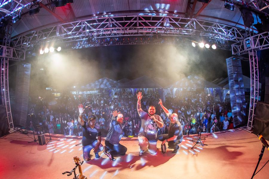 Com show do Grupo Katinguelê, primeiro dia da festa de 58 anos de Itupeva anima o público