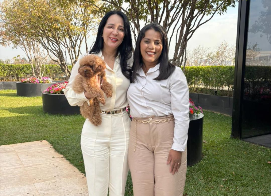 Primeira-dama de Itupeva, Aline Cavalin, apresenta balanço do Caminho da Capacitação para Cristiane Freitas