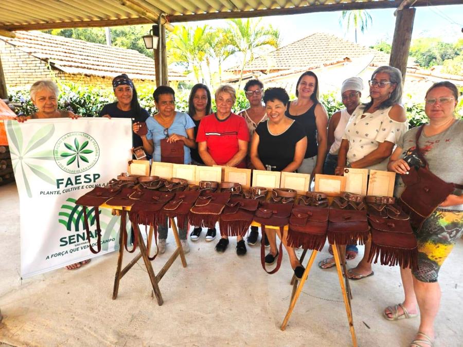 Mais um curso concluído: Artesanato em couro valoriza tradição e qualificação em Itupeva