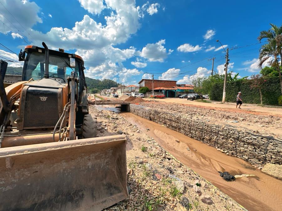 Transparência: Prefeitura atualiza situação das obras da Ponte Estaiada, Córrego Piracatu e Córrego da Lagoa