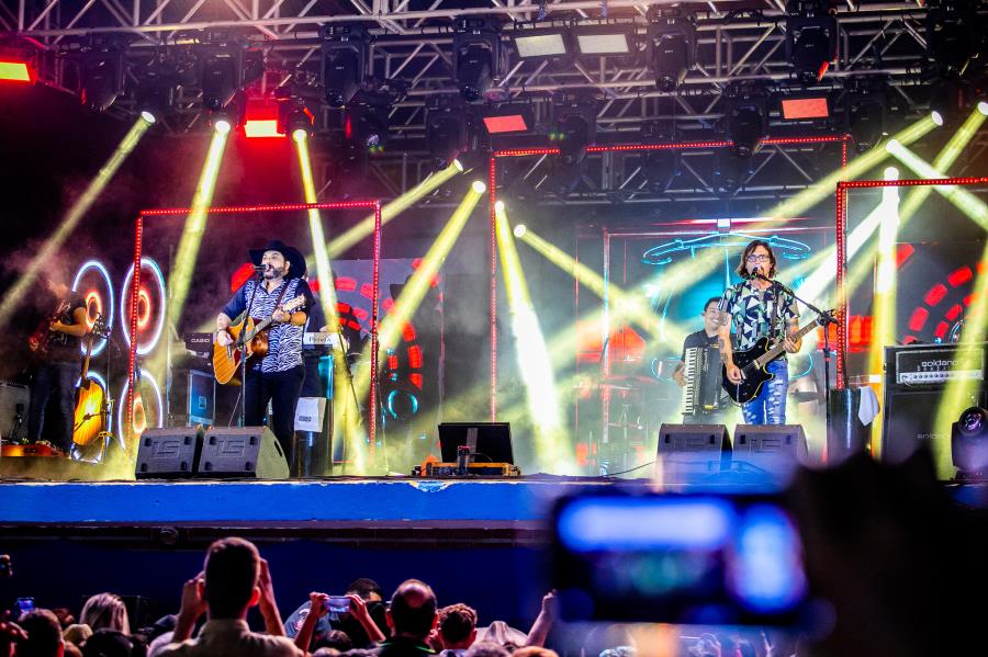 Show da dupla ‘Edson e Hudson’ encerra festa de 58 anos de Itupeva