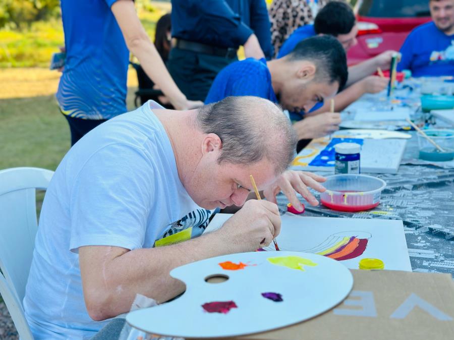 Alunos do Projeto PEPT participam de oficina na Casa do Artesão