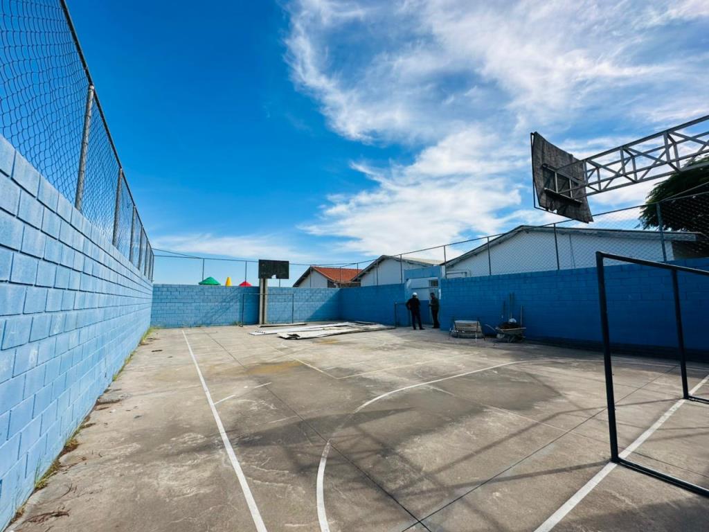 Prefeitura inicia obras de cobertura de quadras em escolas municipais