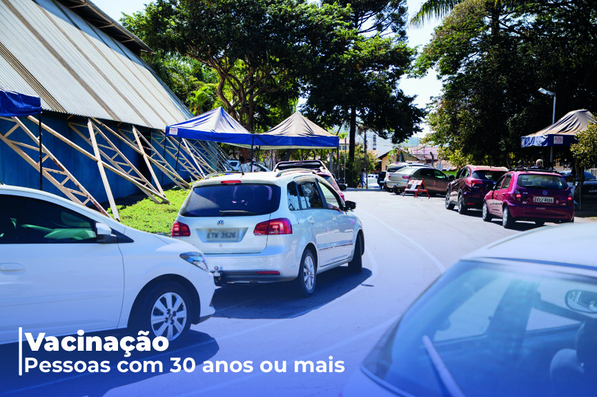 Sábado de vacinação de pessoas com 30 anos ou mais; estimativa é mais de 800 doses no dia