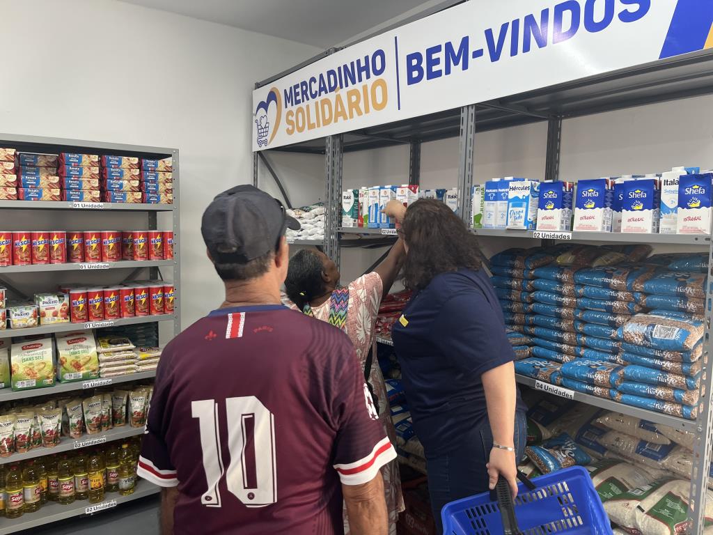 Fundo Social encerra mais um mês de atendimentos com reforço de doações no Mercadinho Solidário