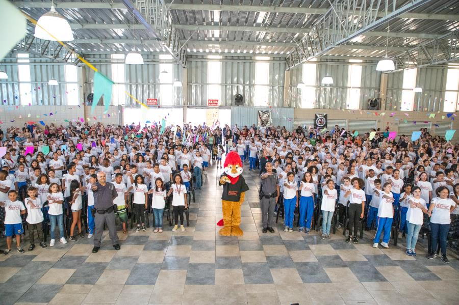 Mais de 370 alunos de Itupeva participam da formatura do Proerd