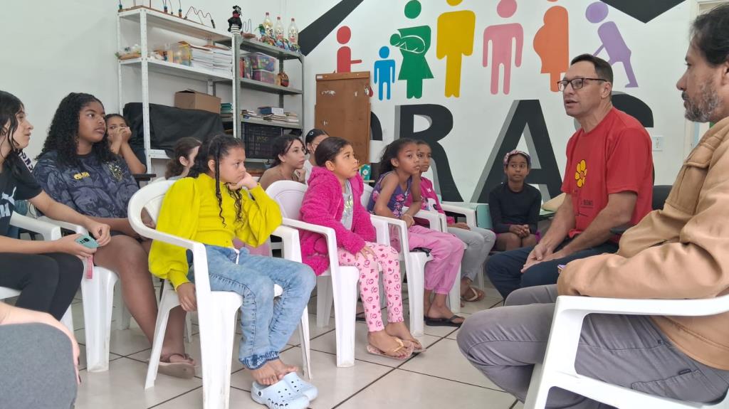 Roda de conversa no CRAS Hortênsias reforça conscientização sobre proteção de crianças e adolescentes