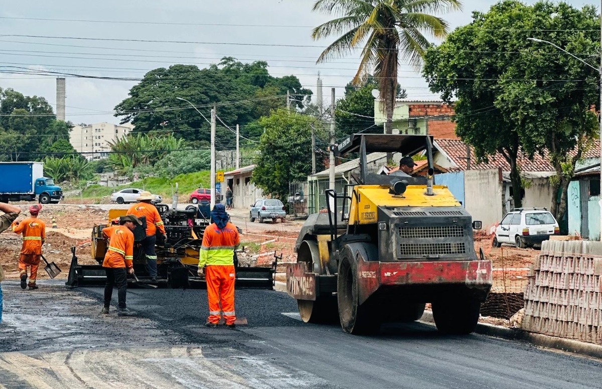 Córrego Piracatu: Pavimentação da Avenida Dep. Ulysses Guimarães marca fase final das obras