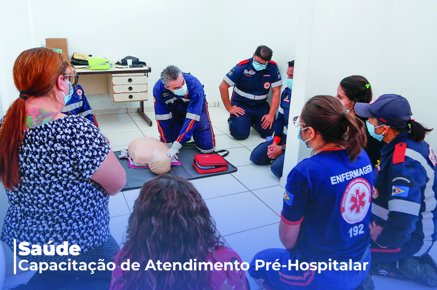 Profissionais da saúde são treinados para uso de Desfibrilador Externo Automático
