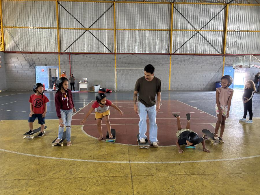 Dia da Família é comemorado com atividades a pais, mães e responsáveis no CRAS Hortênsias
