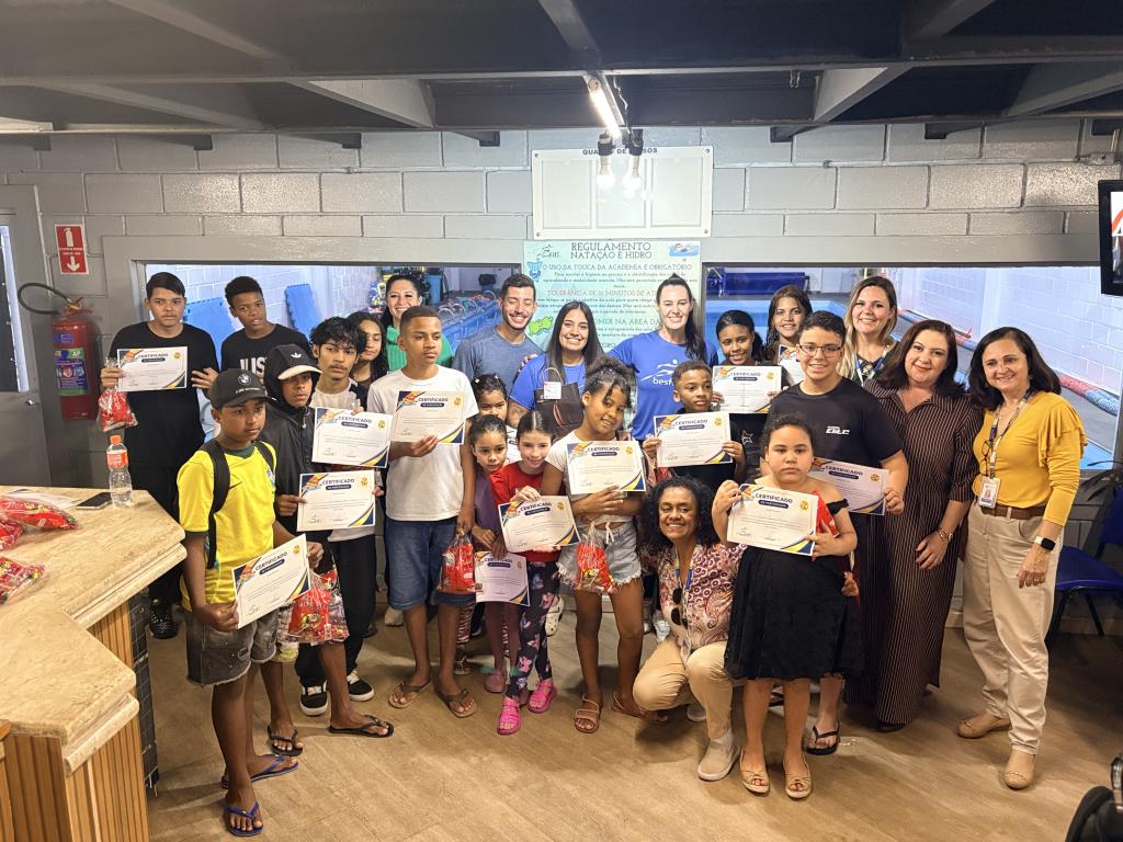 CRAS Monte Serrat conclui curso de natação para crianças e adolescentes em parceria com academia Best Fit