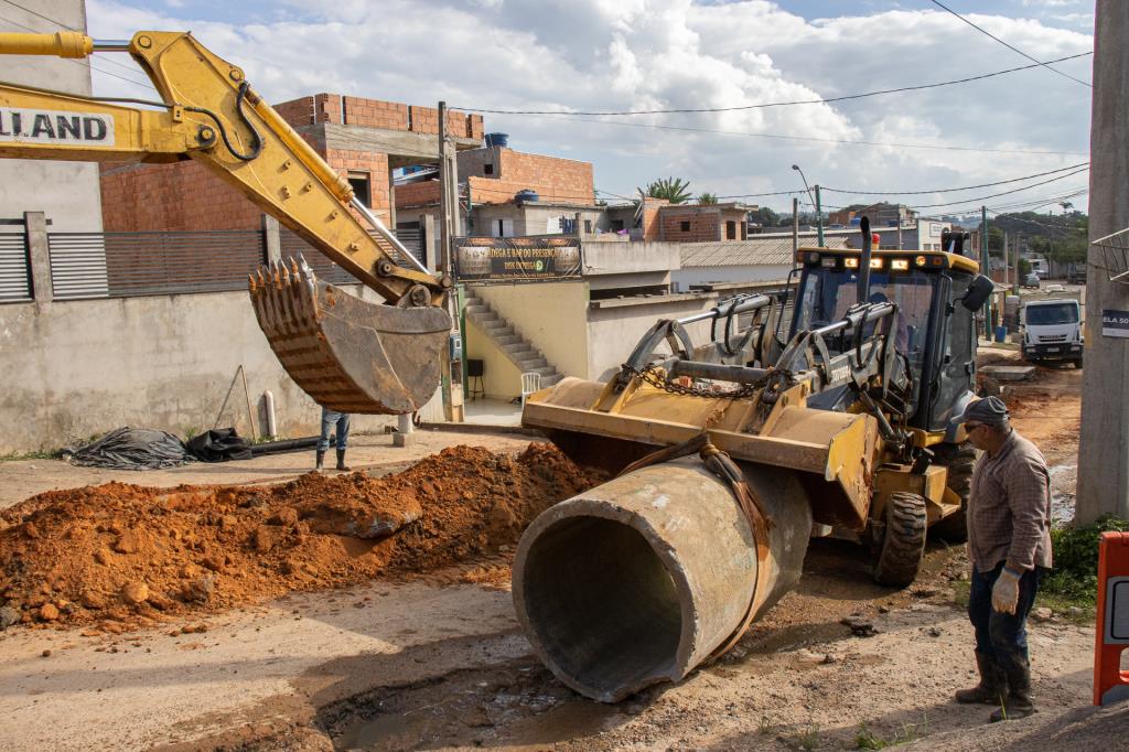 Prefeitura inicia instalação de tubulações para drenagem de águas pluviais no Barão da Boa Vista