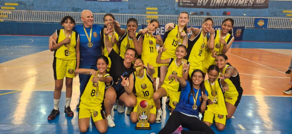 Basquete feminino é campeão e vice em duas categorias da Associação Regional