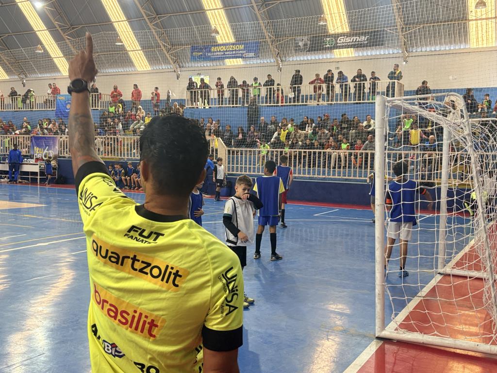 1º Festival de Futsal reúne alunos em manhã de esporte, integração e clima de Copa do Mundo