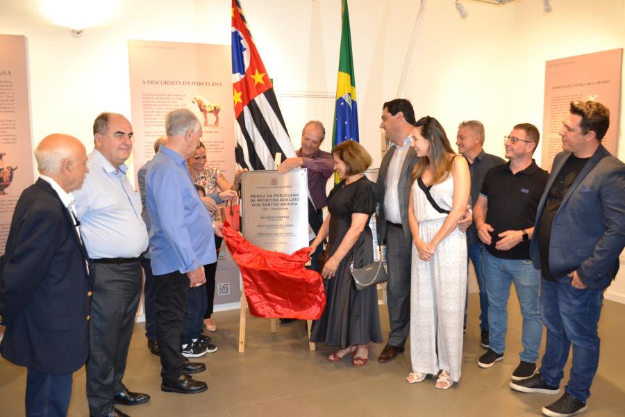 No aniversário de 126 anos de Pedreira a Administração Municipal reabriu o Museu da Porcelana