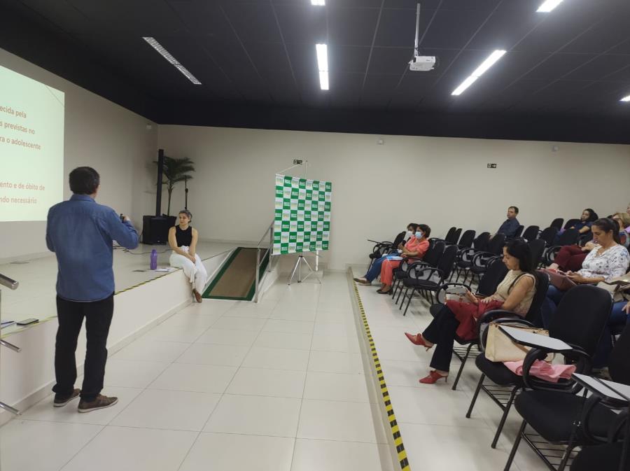 Conselho Municipal dos Direitos da Criança e do Adolescente de Pedreira promoveu encontro na sede da Associação Comercial