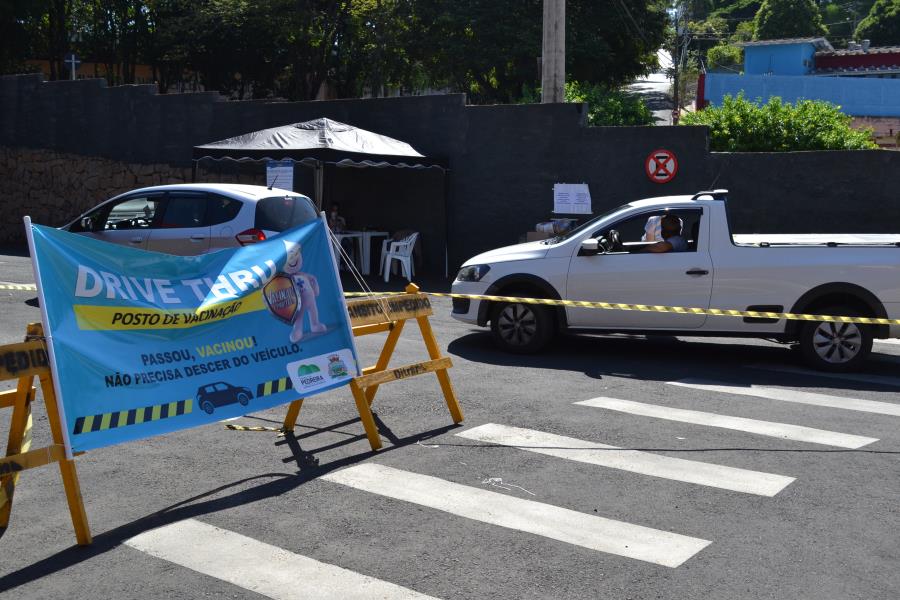 Secretaria de Saúde aplica 530 doses da vacina contra a COVID-19 em Drive Thru realizado sábado, 10 de abril