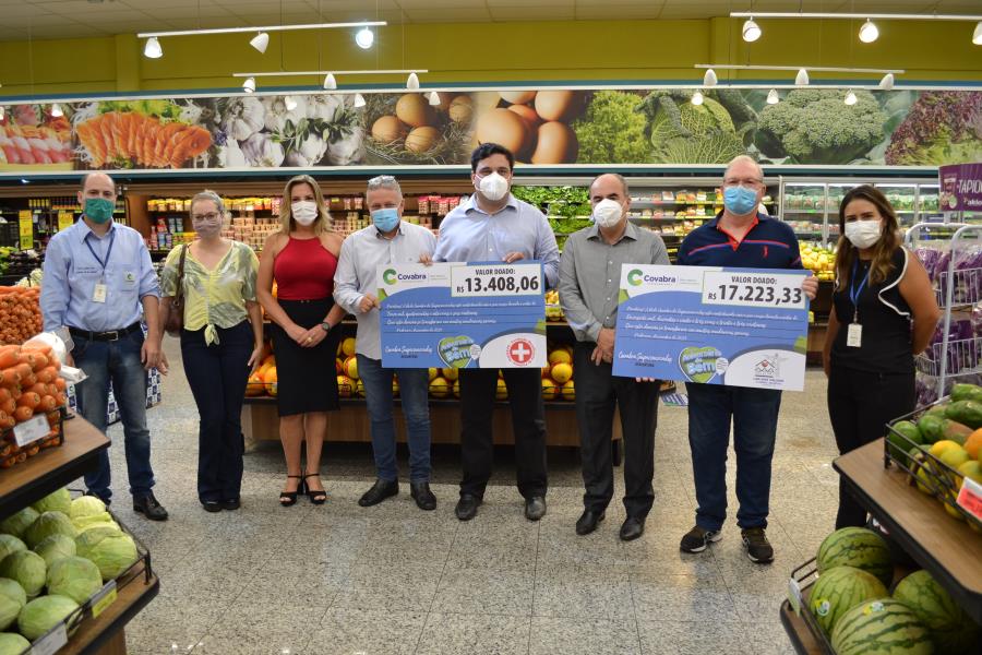 Covabra Supermercados entrega doações da campanha Minha Sorte é Animal -  Sincovaga