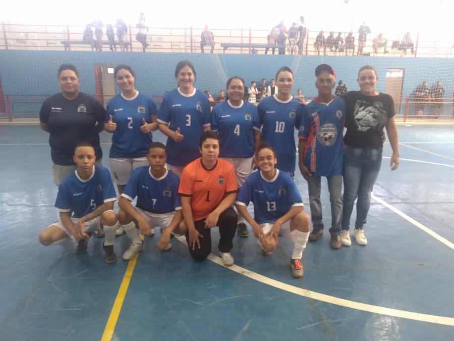 Equipe feminina de Futebol de Salão de Pedreira disputa campeonatos regionais
