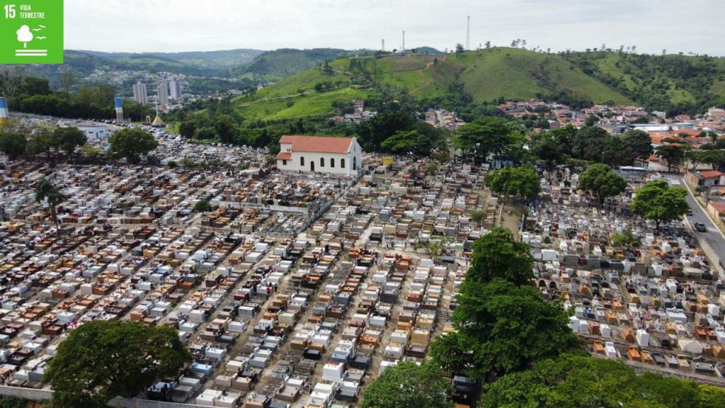 Cemitério Santa Cruz estará aberto em horário especial no Dia dos Pais