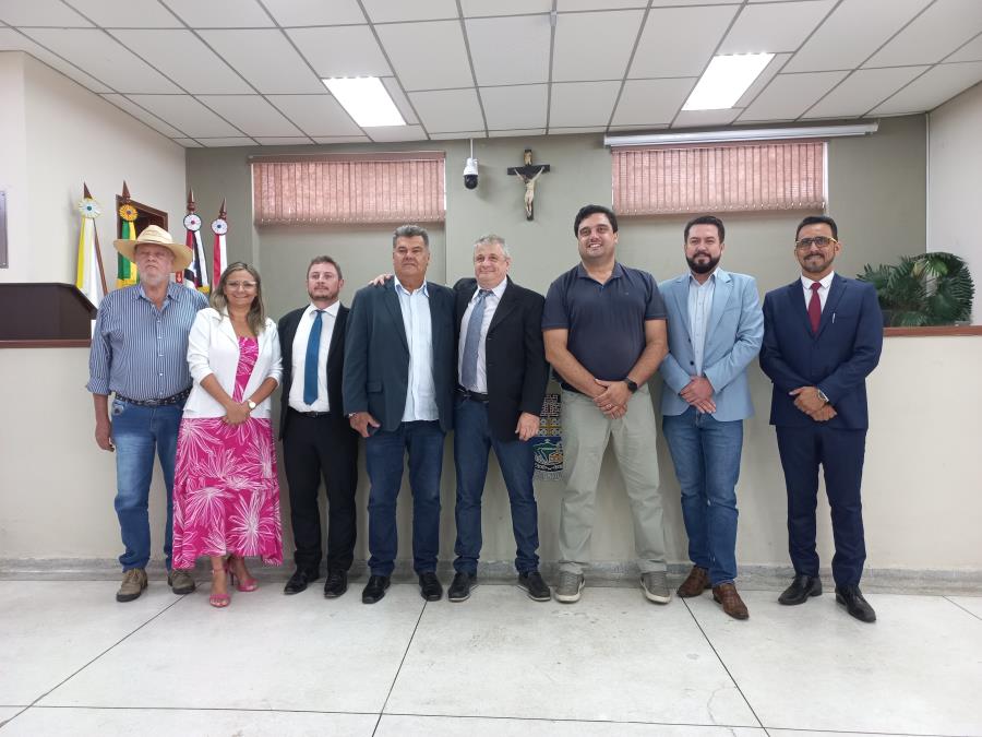 Prefeito Fábio Polidoro participa de Sessão Solene de Posse da nova Mesa Diretora da Câmara Municipal para o biênio 2023/2024