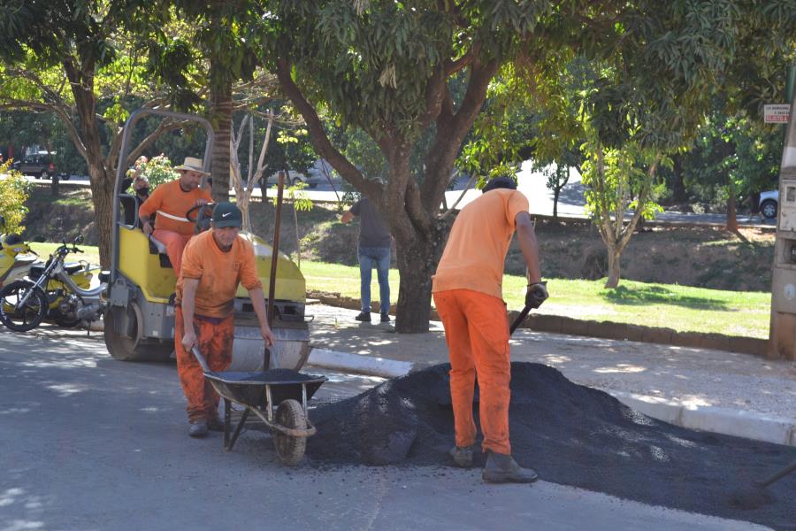Prefeitura de Pedreira realiza Operação Tapa Buracos
