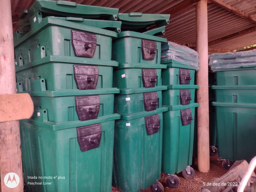 Prefeitura de Pedreira adquire novos contêiners para Coleta de Lixo