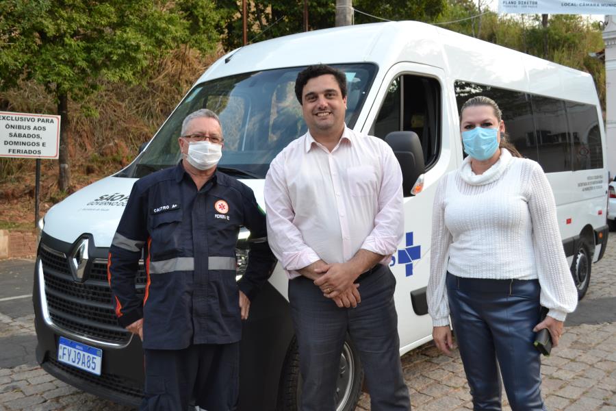 Saúde de Pedreira recebe nova Van para Transporte de Pacientes do Governo do Estado