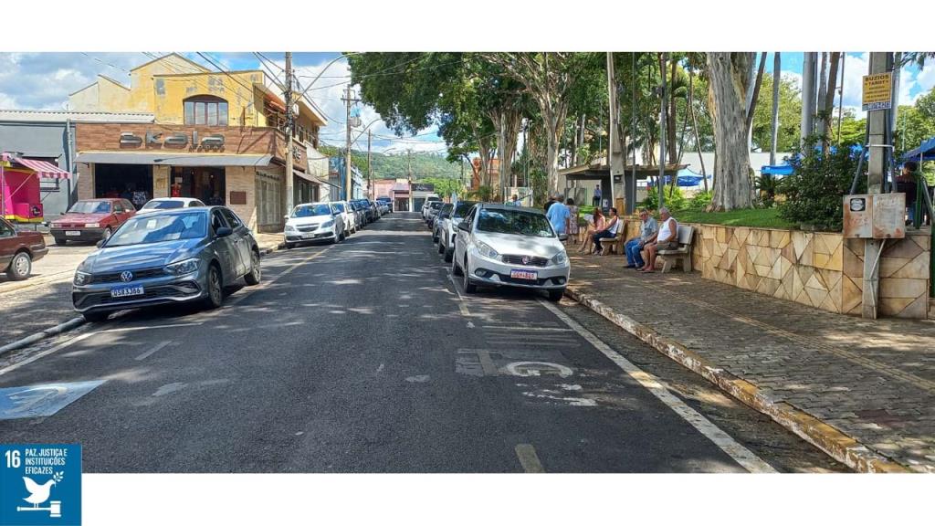 Rua Professor João Alvarenga e parte da Rua XV de Novembro estão interditadas para o trânsito de veículos