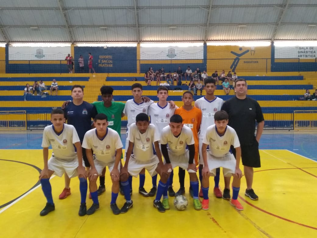 Equipes de Futebol de Salão de Pedreira estão disputando o Campeonato da Associação Desportiva Regional