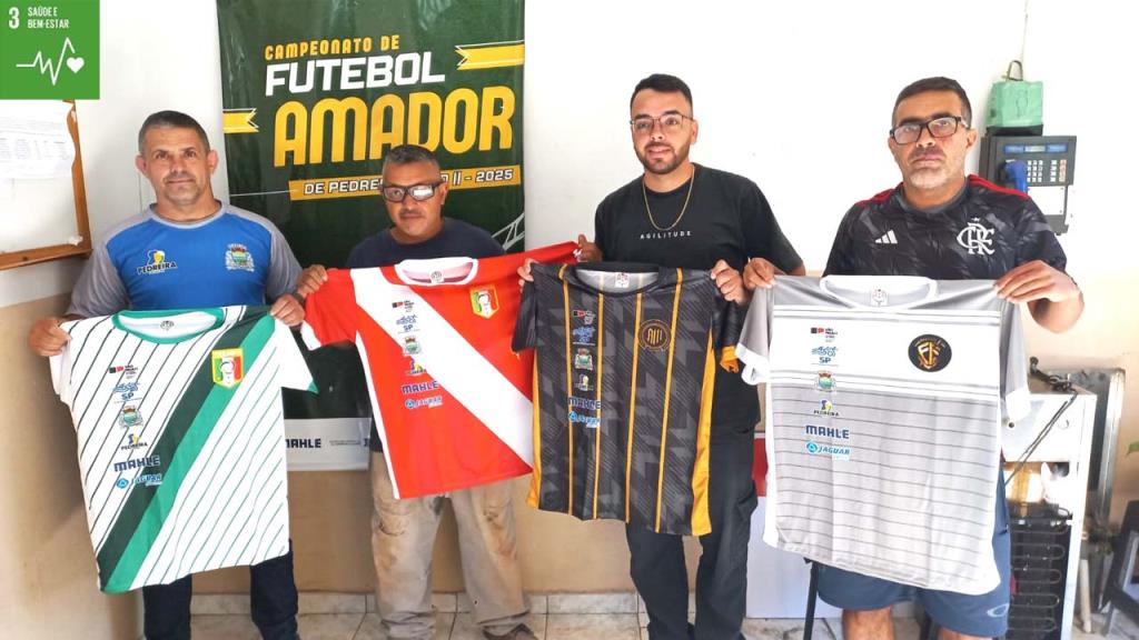 Secretaria de Esportes entrega uniformes as equipes participantes do Campeonato de Futebol Amador 2025 de Pedreira