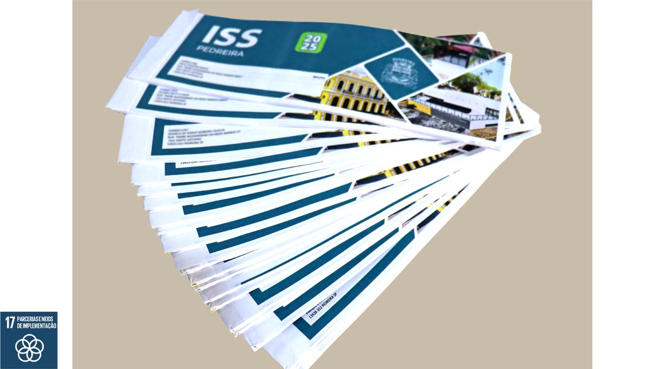 Prefeitura de Pedreira entrega carnês do ISSQN e Taxas Mobiliárias