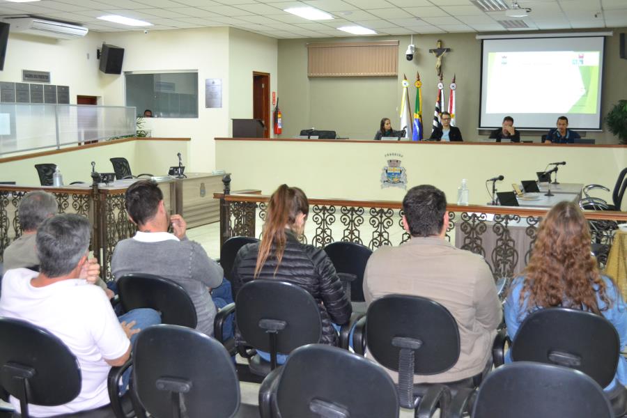 Audiência Pública de Revisão do Plano Municipal de Saneamento Básico foi realizada na Câmara Municipal