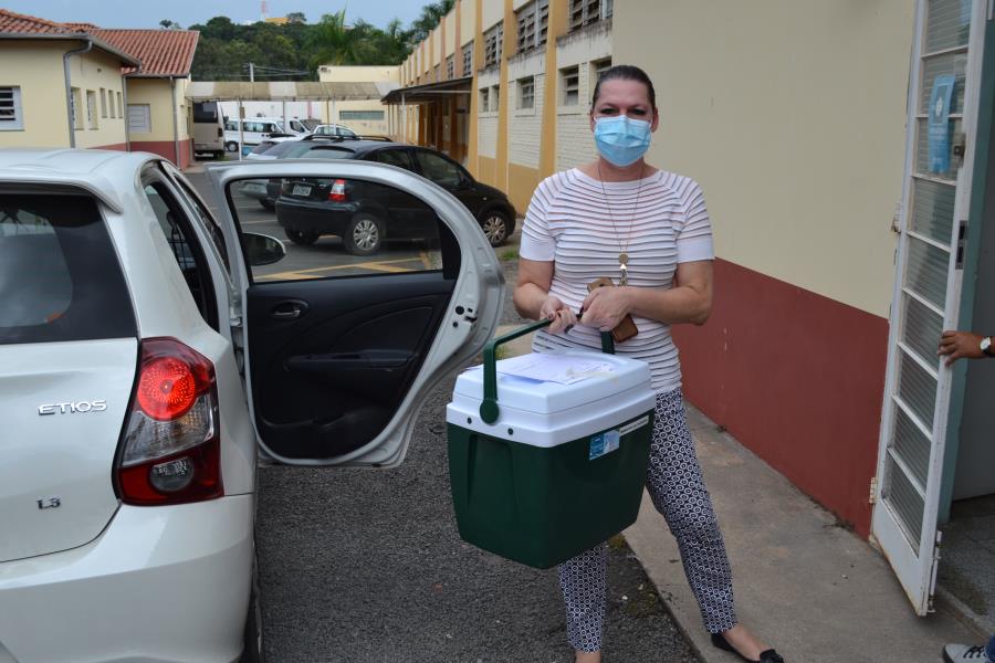 Secretaria de Saúde de Pedreira recebe 590 doses da vacina CORONAVAC contra a COVID-19