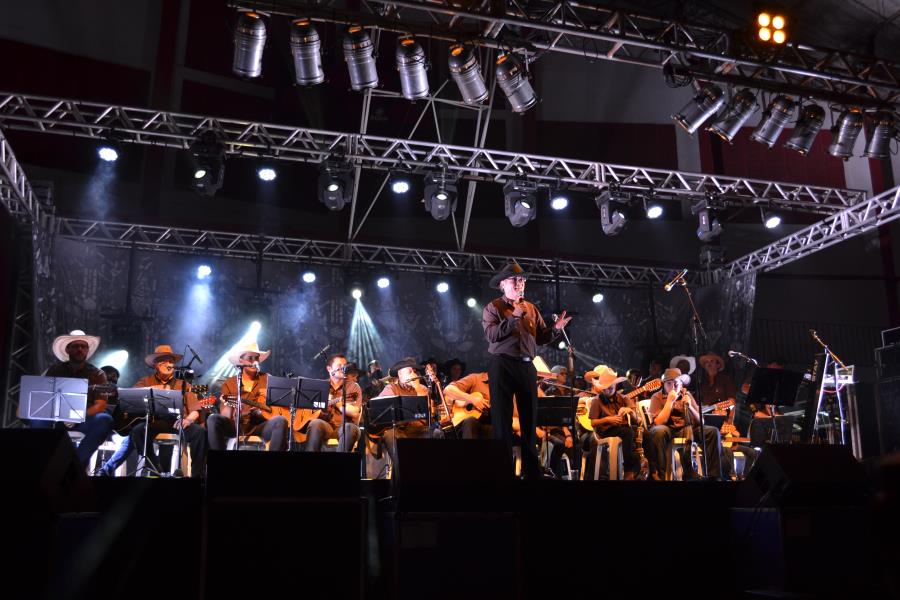 Shows da Orquestra de Violeiros e Família Lima comemoraram os 125 anos de Pedreira