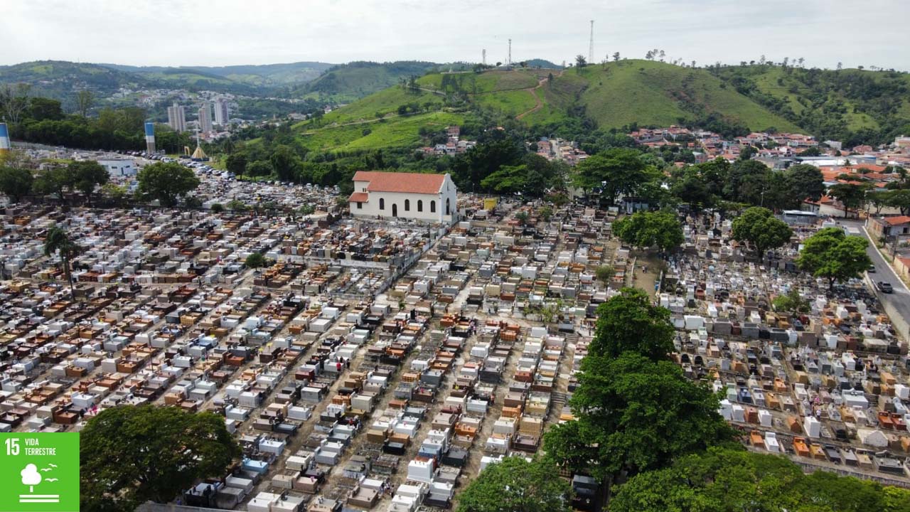 Prefeitura de Pedreira realizou limpeza no Cemitério Santa Cruz
