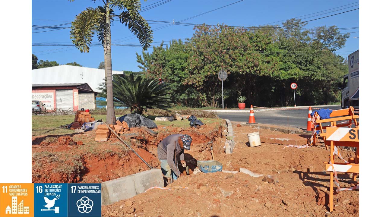 Prefeitura de Pedreira conclui obras de adequação de mais uma Rotatória na Avenida Marginal