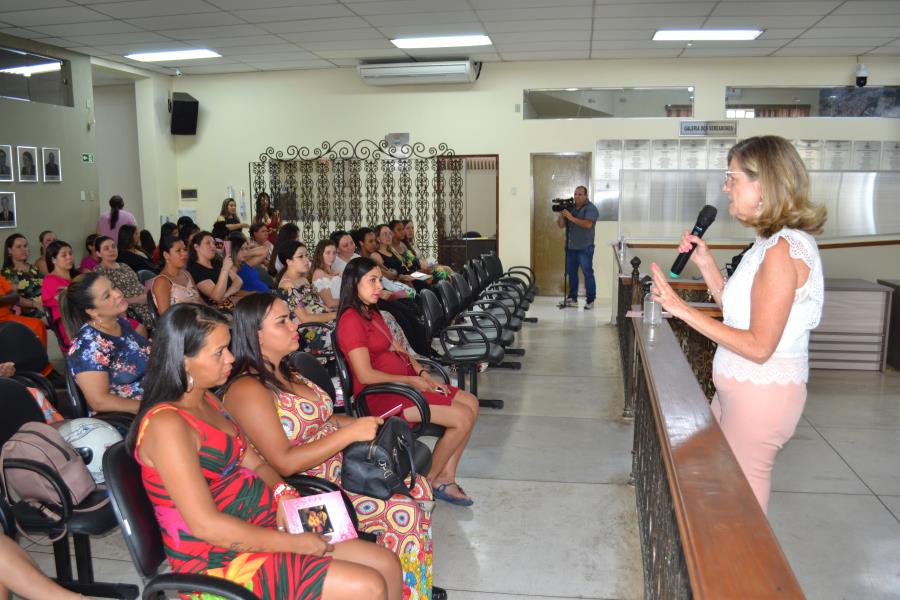 Maria Luiza Maganha Bernardes ministra palestra sobre ‘Aleitamento Materno’ no 44º Curso de Gestante