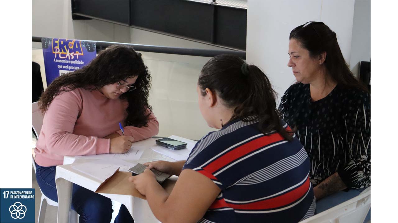 “Feirão de Emprego” aconteceu no Centro de Exposições da Praça Ângelo Ferrari