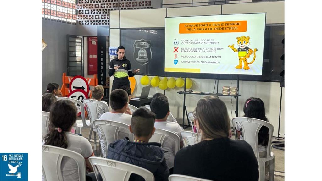 Projeto Rodas da Leitura da Biblioteca Pública e Secretaria de Mobilidade Urbana desenvolveram atividades com os alunos da Rede Municipal de Ensino
