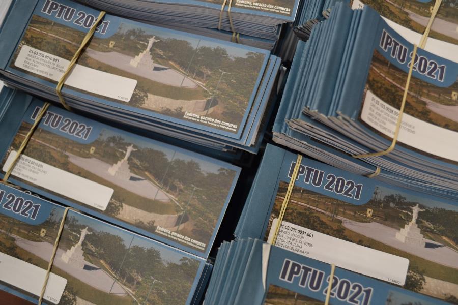 Prefeitura de Pedreira iniciou a entrega dos carnês do IPTU 2021