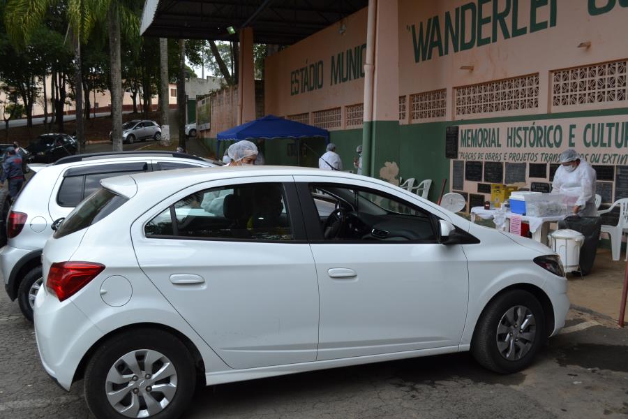 Drive Thru e Central de Saúde aplicaram 1.080 vacinas contra a COVID-19 em pessoas a partir dos 30 anos